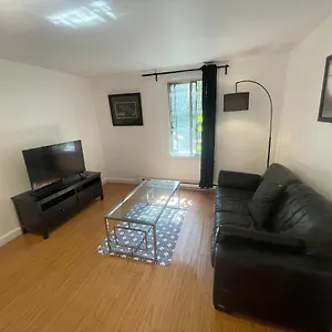 https://appartement-village-avec-balcon-1622b.hotels-in-montreal.org